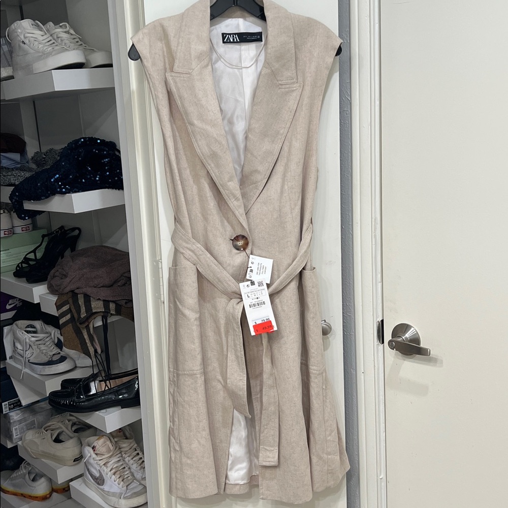 Zara Light Tan Sleeveless Coat